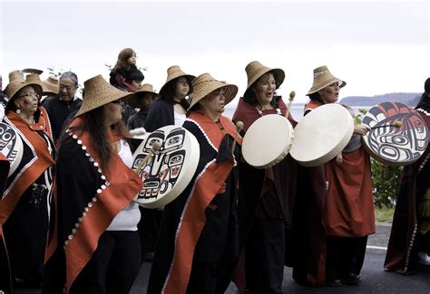 Discover the fascinating culture of the Haida People